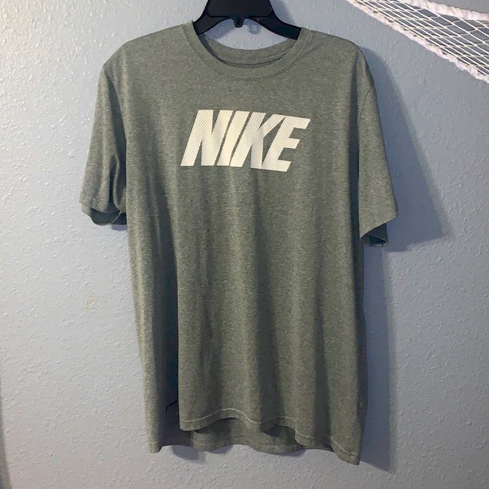 Men’s dry-fit NIKE t-shirt